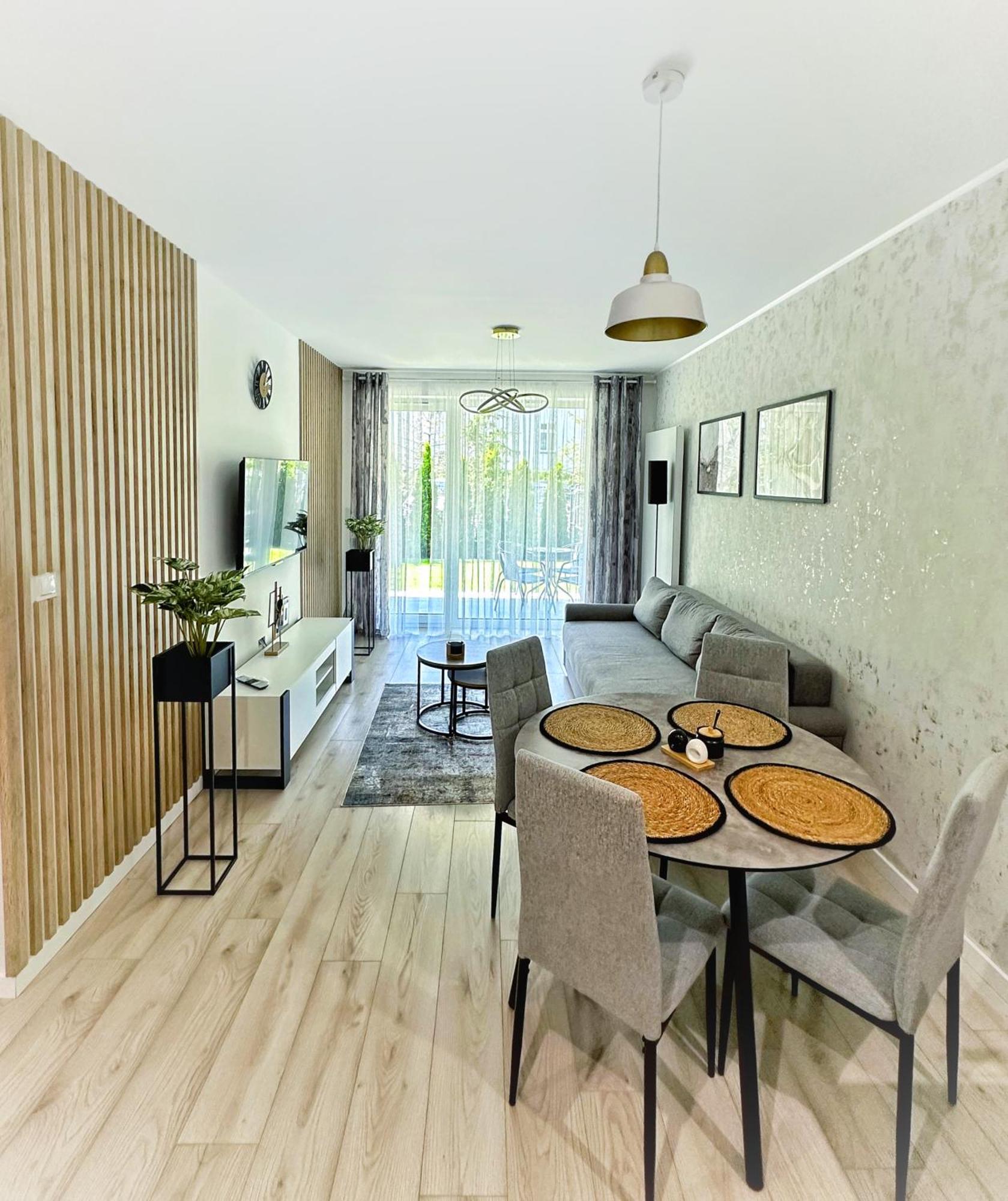 Apartament Whiteblue Kolobrzeg Z Duzym Ogrodkiem - 100 M Od Plazy! Whiteblue Kolberg Apartment Mit Grossem Garten - 100 M Vom Strand Entfernt! Whiteblue Kolobrzeg Apartman S Velkou Zahradou - 100 M Od Plaze! 外观 照片